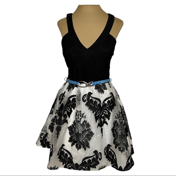Crystal Doll Black & White Floral Velvet Fit & Flare Dress - Picture 9 of 12